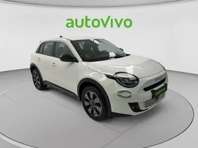 Usado Fiat 600 110 CV (80 kW) 2025 Blanco SUV