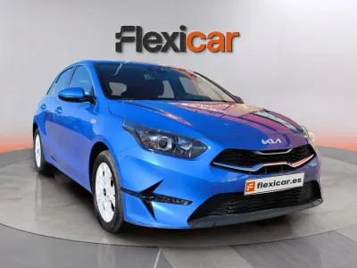 Usado Kia Ceed 136 CV (100 kW) 2023 Azul Utilitario