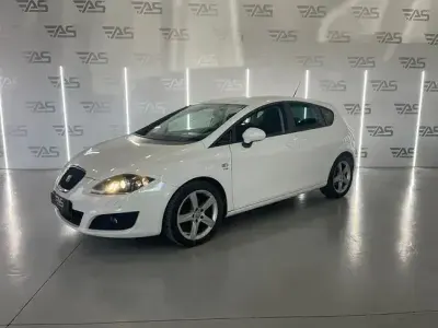 Usado Seat Leon Sport 160 CV (117 kW) 2010 Blanco Berlina