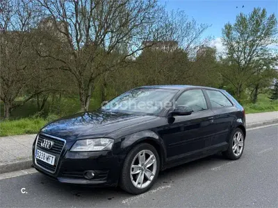 Usado Audi A3 Attraction 105 CV (77 kW) 2010 Negro Utilitario