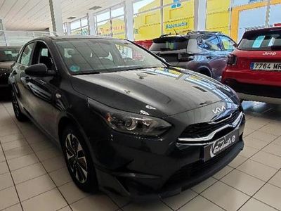 Begagnad Kia Ceed 101 HK (74 kW) 2025 Dark penta metal Halvkombi