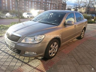 Usado Skoda Octavia 105 CV (77 kW) 2010 Beige Berlina