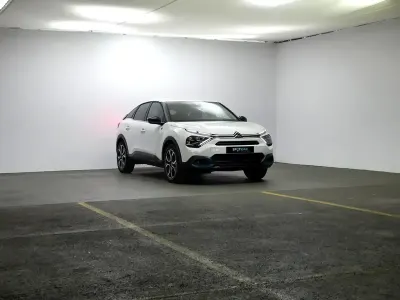Usado Citroën e-C4 Shine 100 kW (136 HP) 2021 Branco Citadino