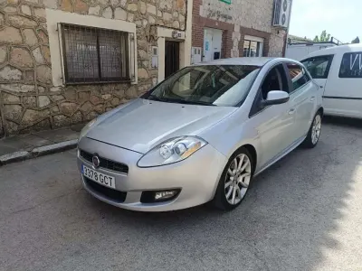 Usado Fiat Bravo Emotion 150 CV (110 kW) 2009 Gris Utilitario