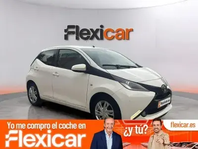 Usado Toyota Aygo X-cite 69 CV (50 kW) 2018 Blanco Utilitario