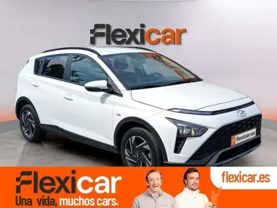 Begagnad Hyundai Bayon 101 HK (74 kW) 2023 Vit SUV