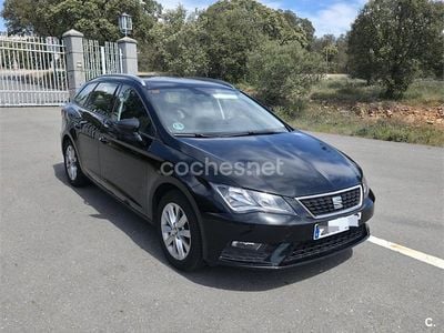 Usado Seat Leon ST Style 110 CV (80 kW) 2017 Negro Familiar