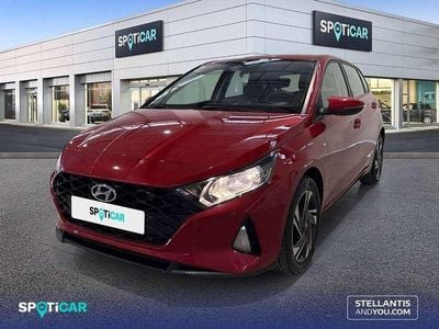 Begagnad Hyundai i20 101 HK (74 kW) 2021 Röd Halvkombi