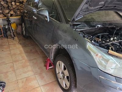 Gris / plata Usado 2006 Citroën C4 Exclusive Berlina | 600 €
