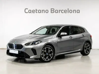 Usado BMW 118 Comfort Edition 150 CV (110 kW) 2025 Gris Utilitario