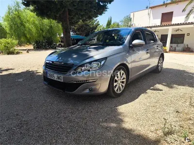 Usado Peugeot 308 Style 120 CV (88 kW) 2016 Gris / plata Berlina