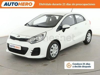 Usado Kia Rio 85 CV (62 kW) 2016 Blanco Berlina