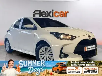 Usado Toyota Yaris Comfort 72 CV (52 kW) 2023 Blanco Utilitario