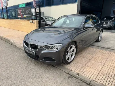 Usado BMW 318 Comfort Edition 143 CV (105 kW) 2015 Gris / plata Berlina