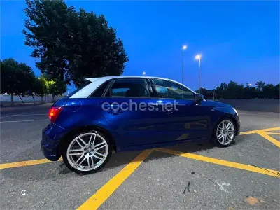 Usado Audi A1 Sportback Ambition 105 CV (77 kW) 2012 Azul Utilitario