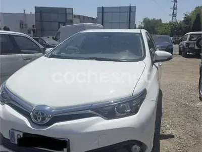 Usado Toyota Auris Hybrid