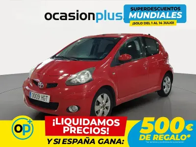Usado Toyota Aygo Connect Style 68 CV (50 kW) 2011 Rojo Utilitario