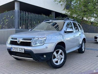 Begagnad Dacia Duster Lauréate 109 HK (80 kW) 2010 Grå SUV