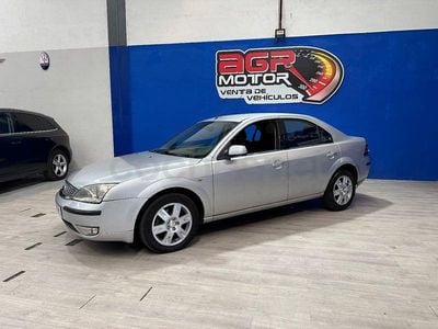 Usado Ford Mondeo Ghia 130 CV (95 kW) 2006 Gris / plata Berlina