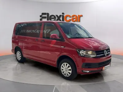 Begagnad VW Caravelle 102 HK (75 kW) 2018 Röd Van