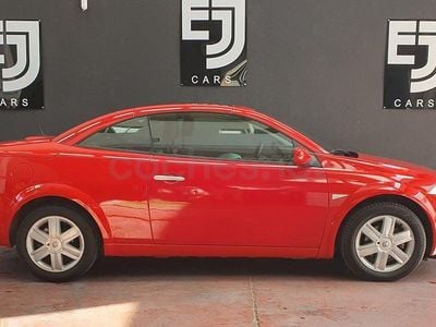 Usado Renault Mégane Cabriolet Authentique 115 CV (84 kW) 2005 Rojo Descapotable