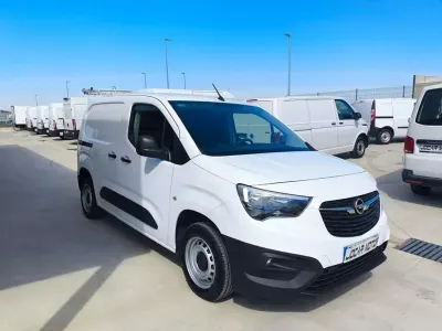 Usado Opel Combo S 99 CV (72 kW) 2021 Blanco Monovolumen