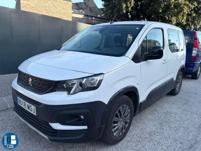 Usado Peugeot Rifter Active 100 kW (136 CV) 2023 Blanco Monovolumen