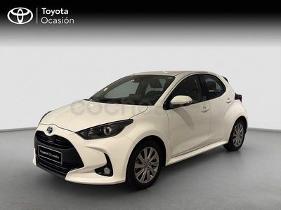 Usado Toyota Yaris Hybrid Active 116 CV (85 kW) 2022 Blanco Berlina