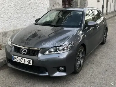 Usado Lexus CT200h 136 CV (100 kW) 2011 Gris / plata Berlina