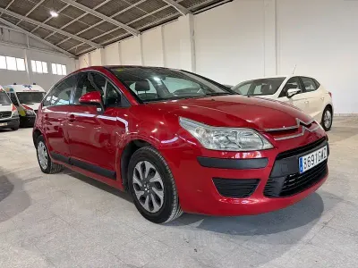 Usado Citroën C4 90 CV (66 kW) 2010 Granate Berlina