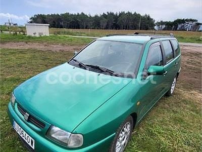 Usado Seat Cordoba 100 CV (73 kW) 1998 Verde Familiar