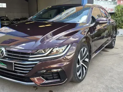 Usado VW Arteon R-line 150 CV (110 kW) 2018 Granate Utilitario