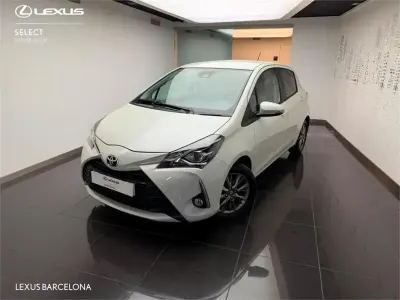 Usado Toyota Yaris Active 111 CV (81 kW) 2019 Blanco Berlina