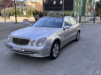 Gris / plata Usado 2004 Mercedes E320 Avantgarde Berlina | 2999 € (Super precio)