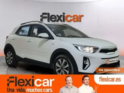 Begagnad Kia Stonic 84 HK (61 kW) 2022 Vit SUV