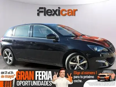 Usado Peugeot 308 Allure 120 CV (88 kW) 2017 Amarillo