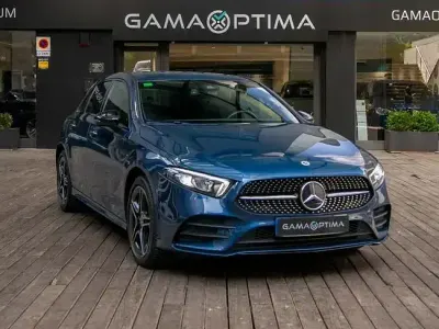 Usado Mercedes A250 AMG line 218 CV (160 kW) 2021 Azul Berlina
