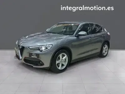 Usado Alfa Romeo Stelvio Super 179 CV (131 kW) 2017 Gris SUV