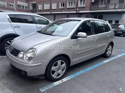 Usado VW Polo Trendline 75 CV (55 kW) 2002 Gris / plata Berlina