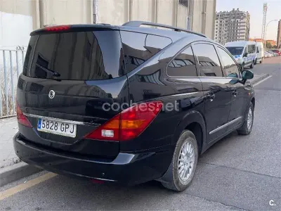 Usado SsangYong Rodius Limited 165 CV (121 kW) 2009 Negro Monovolumen