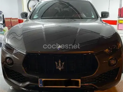 Usado Maserati Levante 430 CV (316 kW) 2018 Gris / plata SUV