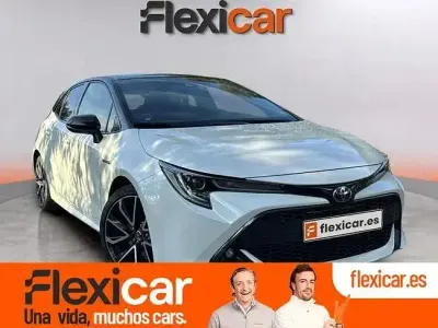 Używany Toyota Corolla 180 KM (132 kW) 2019 Biały Sedan/Limuzyna