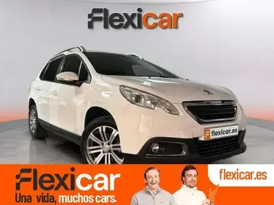 Usado Peugeot 2008 Active 100 CV (73 kW) 2015 Blanco SUV
