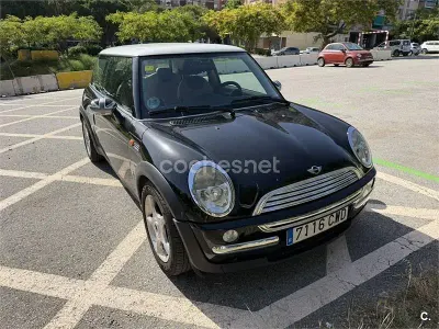 Usado Mini ONE 90 CV (66 kW) 2004 Negro Utilitario