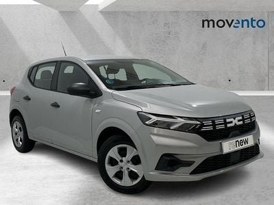 Usado Dacia Sandero Expression 101 CV (74 kW) 2024 Gris / plata Berlina