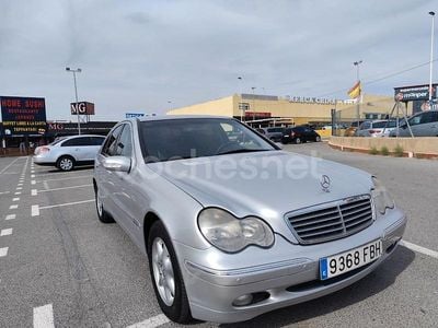 Gris / plata Usado 2002 Mercedes C220 Elegance Berlina | 5550 € (Un poco caro)