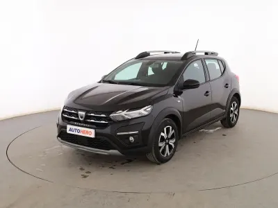Usado Dacia Sandero Comfort 91 CV (66 kW) 2022 Negro Berlina