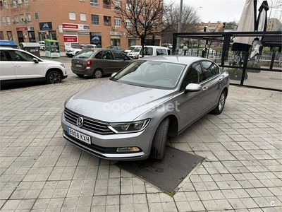 Usado VW Passat Advance 150 CV (110 kW) 2019 Gris / plata Berlina