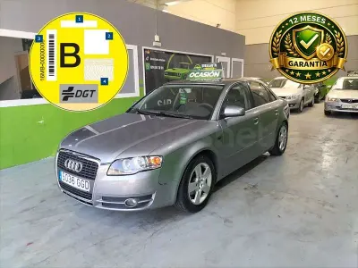 Usado Audi A4 130 CV (95 kW) 2005 Gris / plata Berlina
