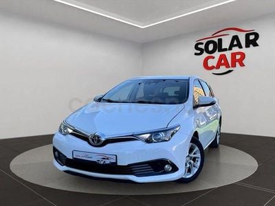 Usado Toyota Auris Active 90 CV (66 kW) 2018 Blanco Berlina